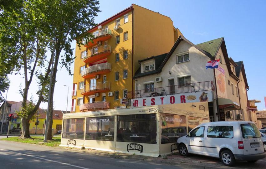 Domin Osijek Hotell Eksteriør bilde